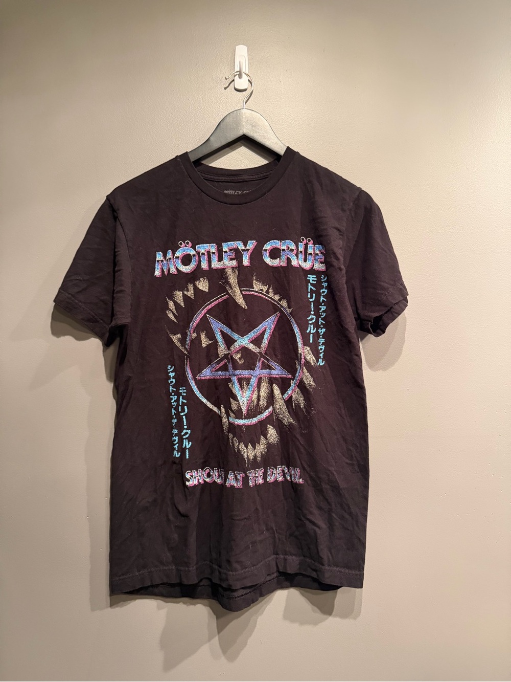 Motley Crue Shout At The Devil Graphic Band T-Shirt Mens Large Black Rock Tee